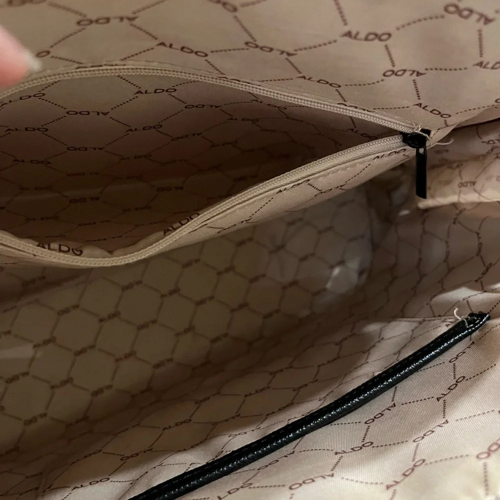 **🛍️⭐️SALE ALDO graffiti shoulder bag** - Picture 3 of 6